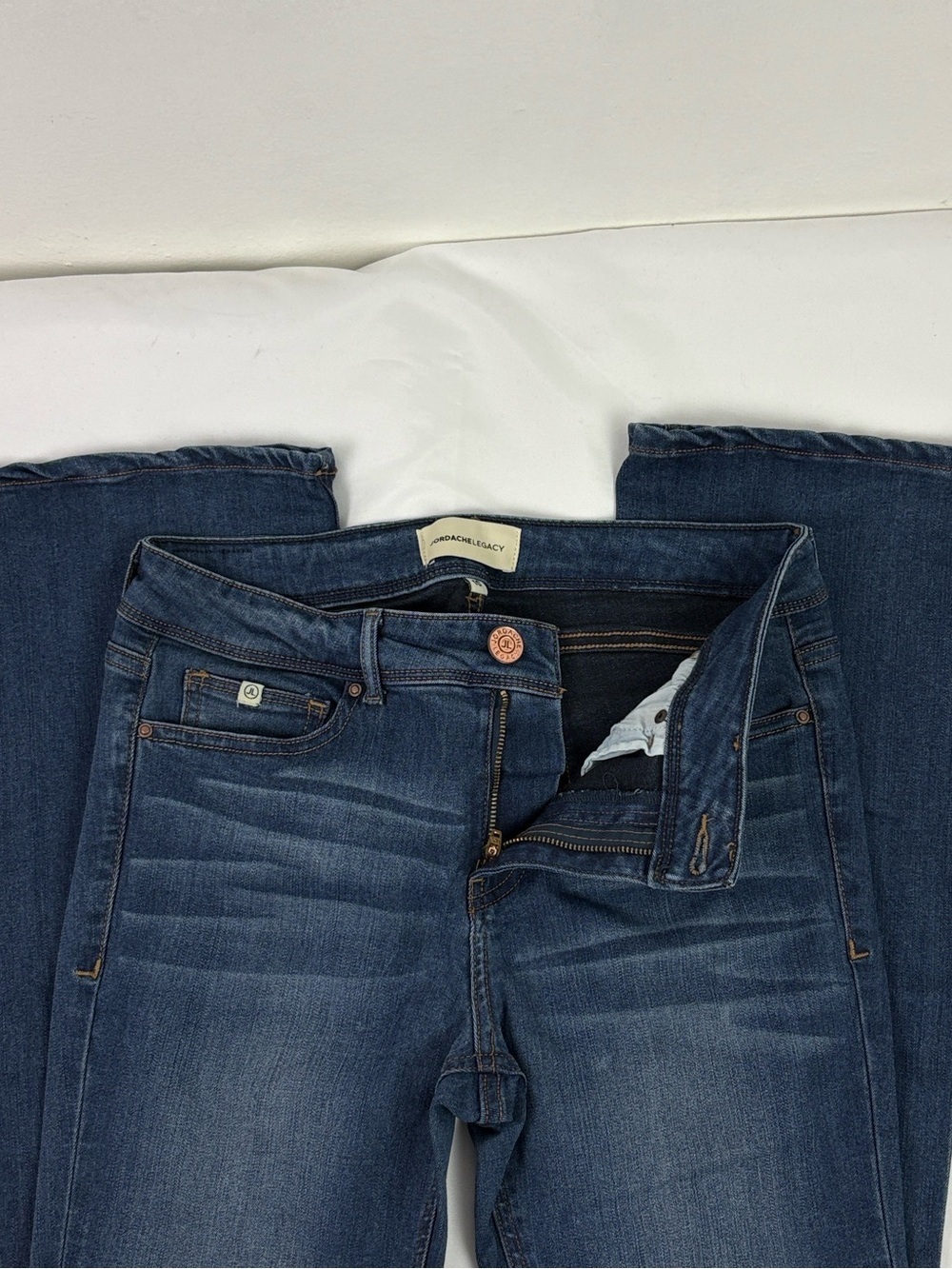 Jordache Legacy Women’s 10 Slightly Stretchy Straight Leg Jean - Picture 3 of 10